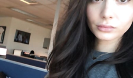 مادربزرگ برهنه ماساژ مخفی سکسی برهنه مادربزرگ پیر در گشت و گذار در ساحل