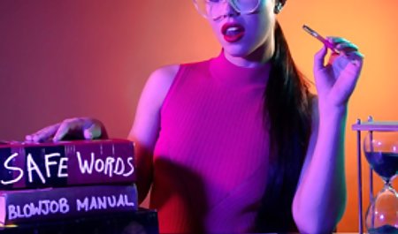 GIRLSWAY آنجلا وایتز بازی های لزبین سکس ماساژورها لزبین را بازی می کند