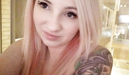جوجه کشی کثیف سکس ماساژ xnxx بریتانیایی انگلیس با punter صحبت می کند