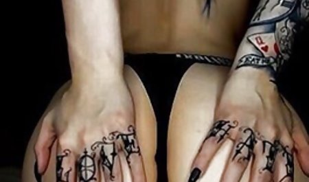 Hotwife با همکار همکار شوهر می فیلم ماساژ سکسی در اینستاگرام کند