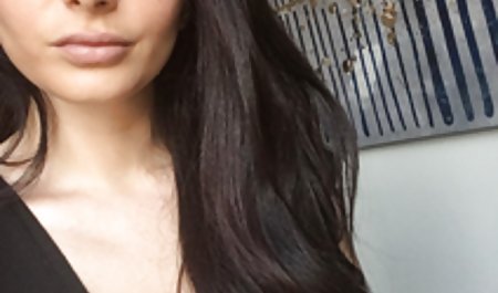 دایک فیلم سکسی ماساز های کینکی ، ماسک های خود را خورده و انگشت خود را به عمق لعنتی می کشند